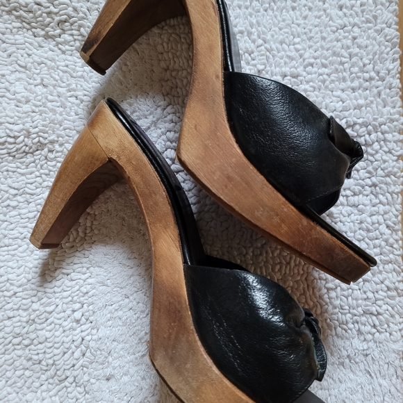 BACI High Heel Sandals - Picture 4 of 4